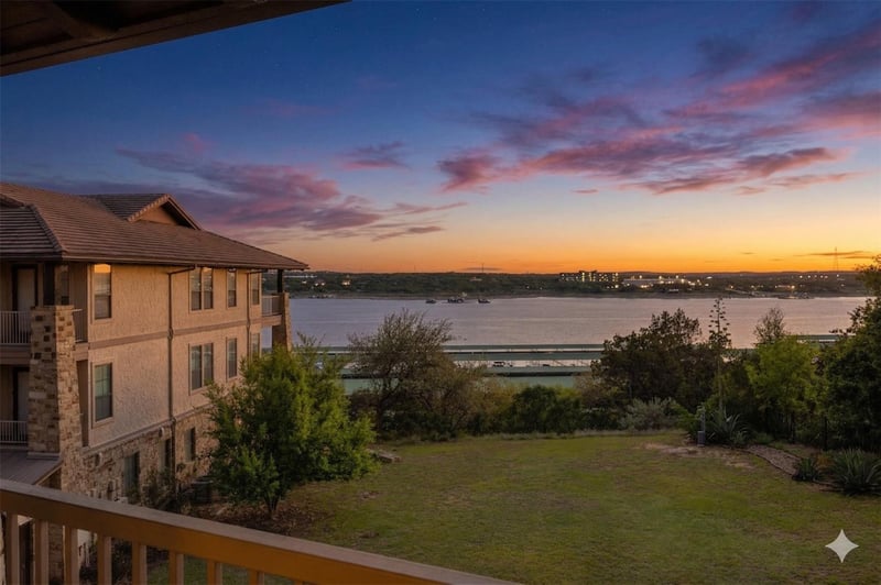 Virtual tour of 6712 Lantern View Dr Unit #302