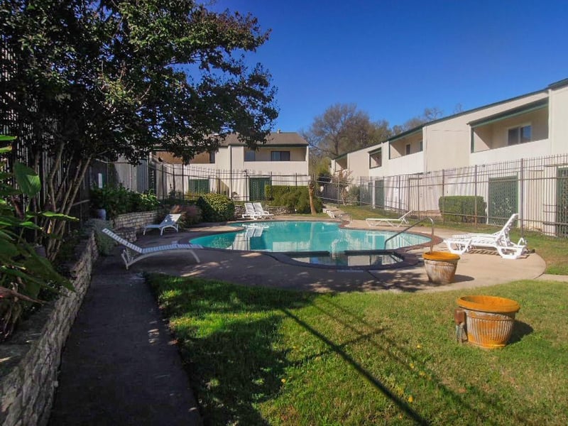 Virtual tour of 6718 SILVERMINE Dr Unit #103