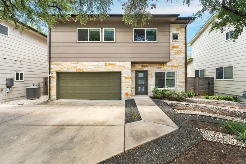 Virtual tour of 6800 Menchaca RD Unit #9