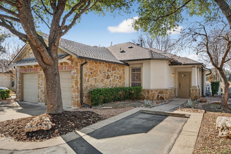 Virtual tour of 6801 Beckett RD Unit #114R