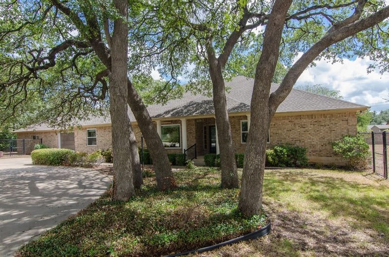 Virtual tour of 6801 Western Oaks Blvd