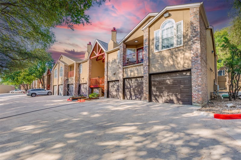 Virtual tour of 6804 N Capital Of Texas Highway Unit #214