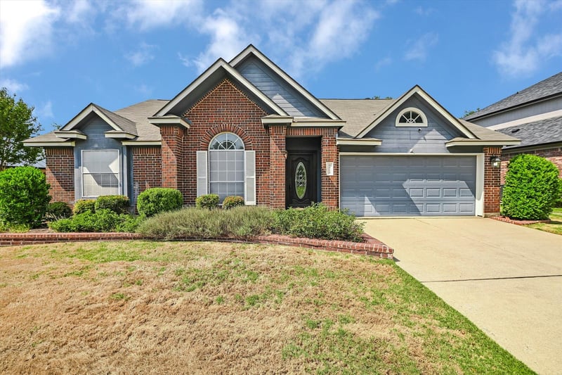 Virtual tour of 6816 Bancroft Woods Dr