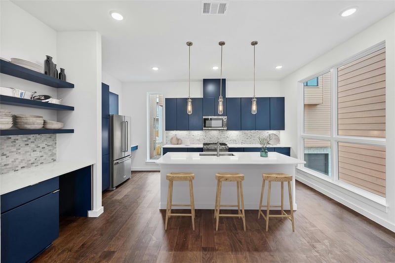 Virtual tour of 6823 Wolfcreek PASS Unit #6