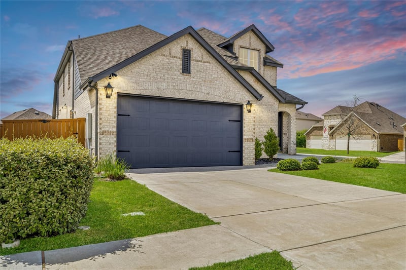 Virtual tour of 684 Billowing WAY
