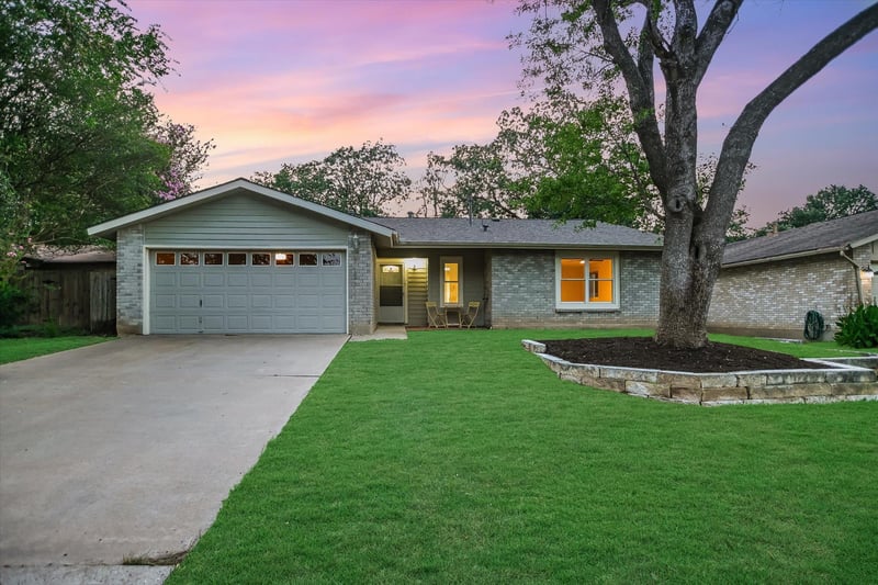 Virtual tour of 6906 Moonmont DR