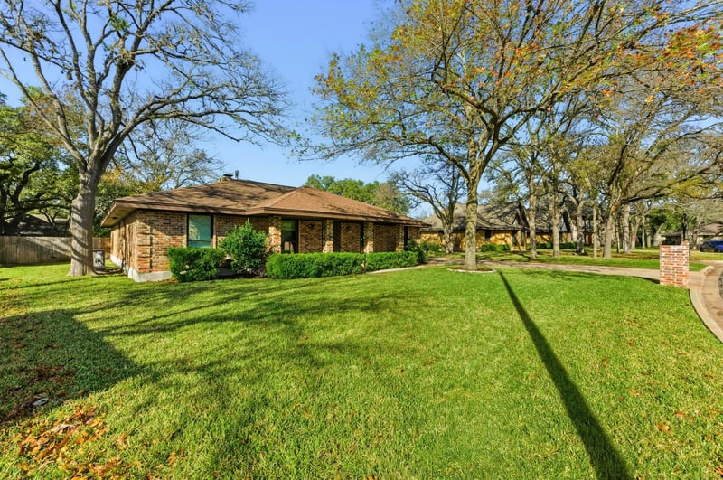 Virtual tour of 6906 Treaty Oak CIR