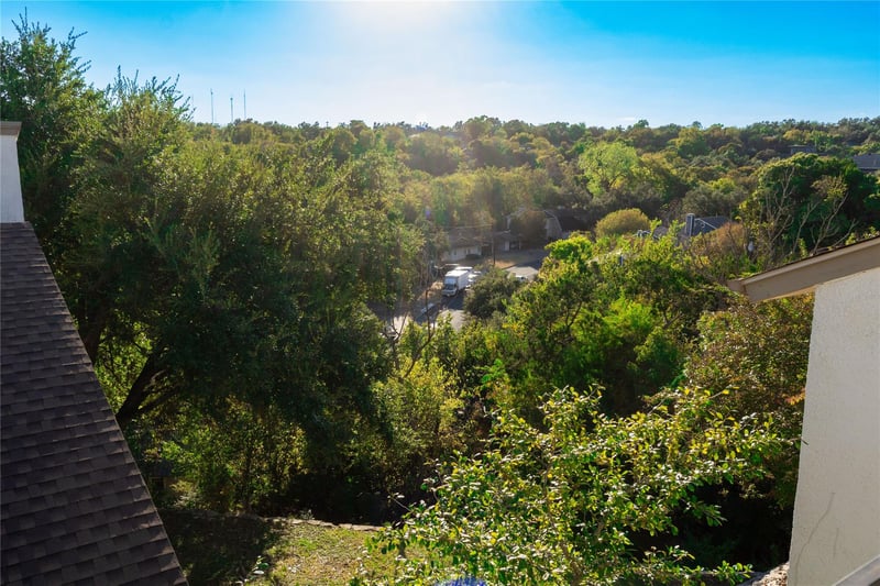 Virtual tour of 6910 Hart LN Unit #910