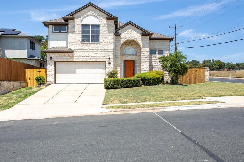 Virtual tour of 6914 Thorncliffe DR
