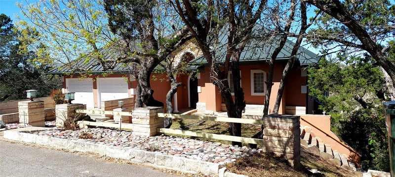 Virtual tour of 695 Sunset Dr