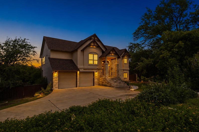 Virtual tour of 700 Augusta CIR