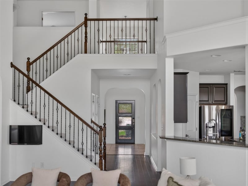 Virtual tour of 700 Ledge Stone DR