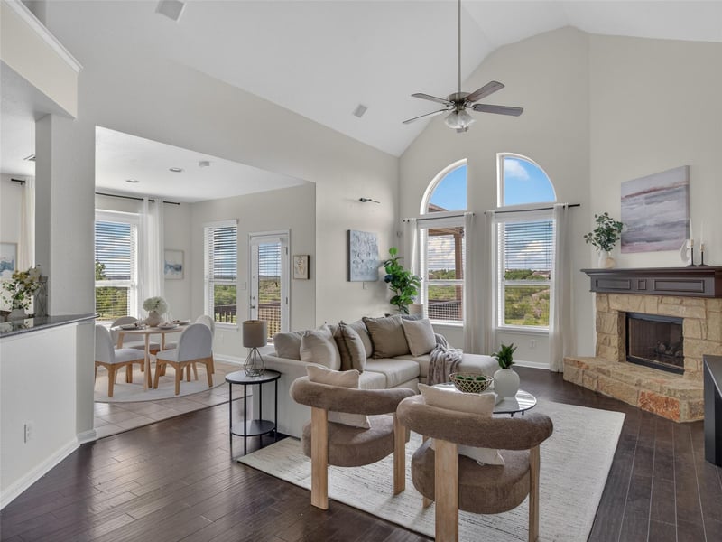 Virtual tour of 700 Ledge Stone DR