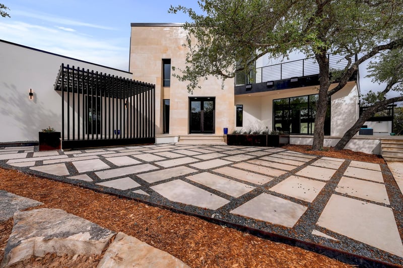 Virtual tour of 700 Rancho Grande DR