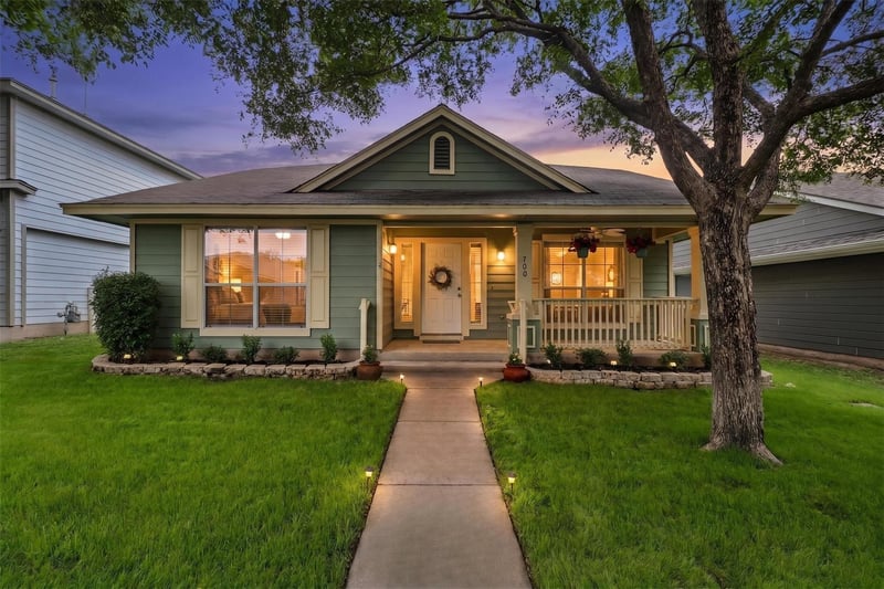 Virtual tour of 700 Scheel RD
