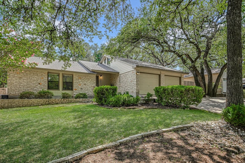 Virtual tour of 7001 Narrow Oak Trl