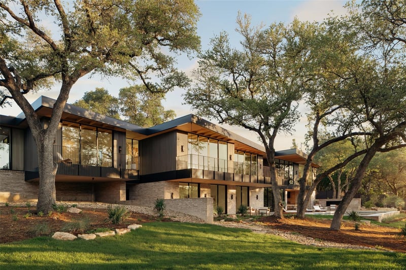 Virtual tour of 7001 Oak Shores Dr