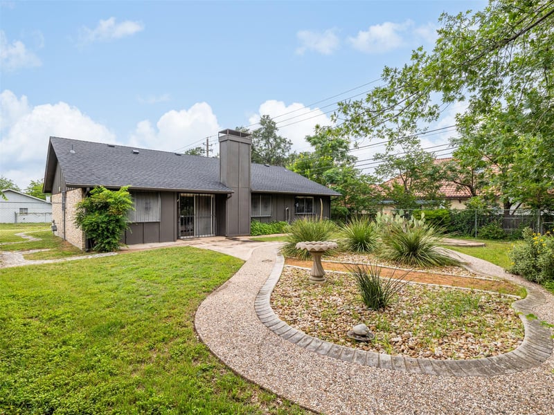 Virtual tour of 7001 Watchwood DR
