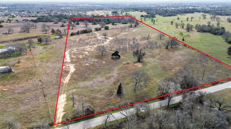 Virtual tour of 701 Old Colony Line Rd