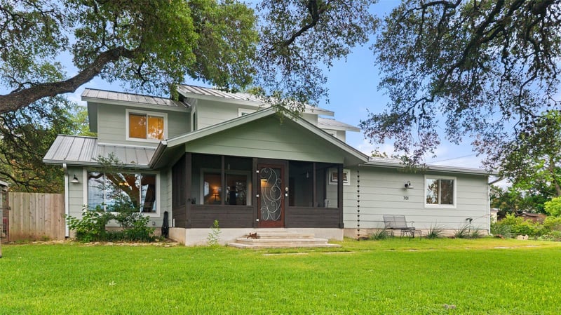 Virtual tour of 701 River RD