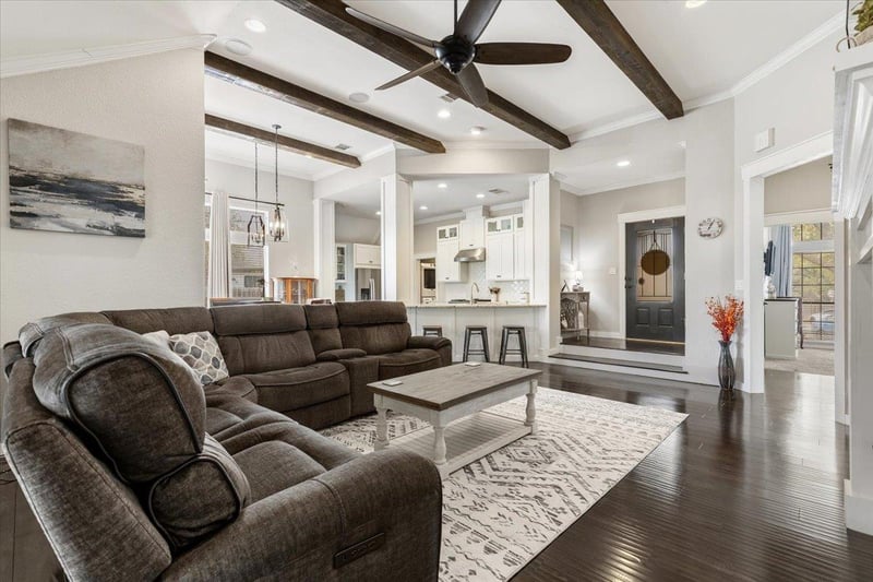 Virtual tour of 701 S Stuart Cv