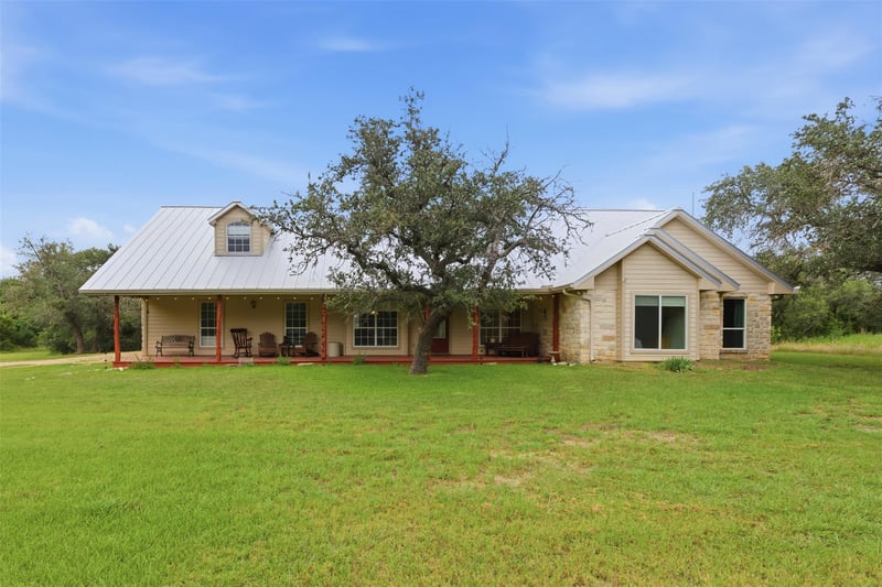 Virtual tour of 7020 County Road 211