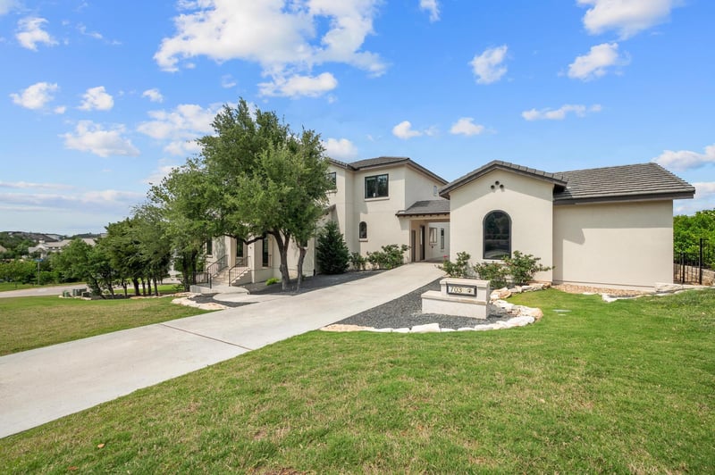 Virtual tour of 703 Serene Estates DR