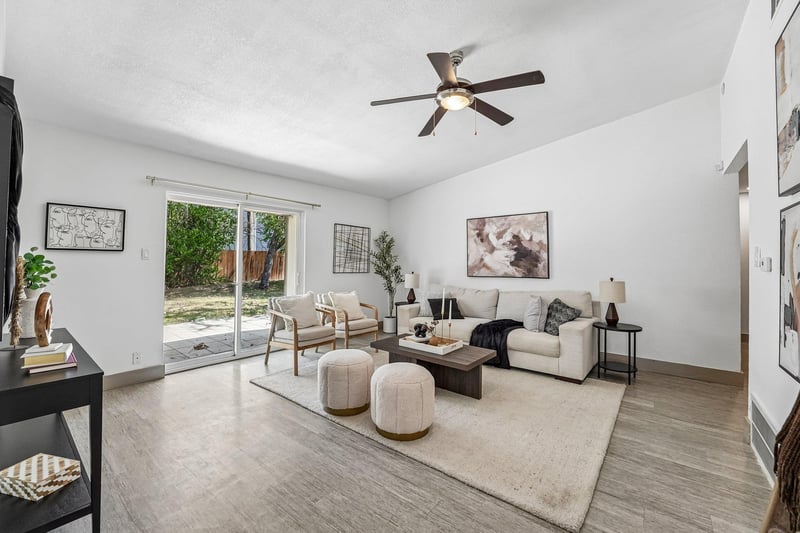 Virtual tour of 704 Buckingham Pl