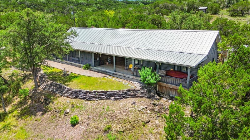 Virtual tour of 707 Deer Lake RD