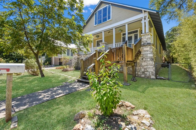 Virtual tour of 708 Highland Ave