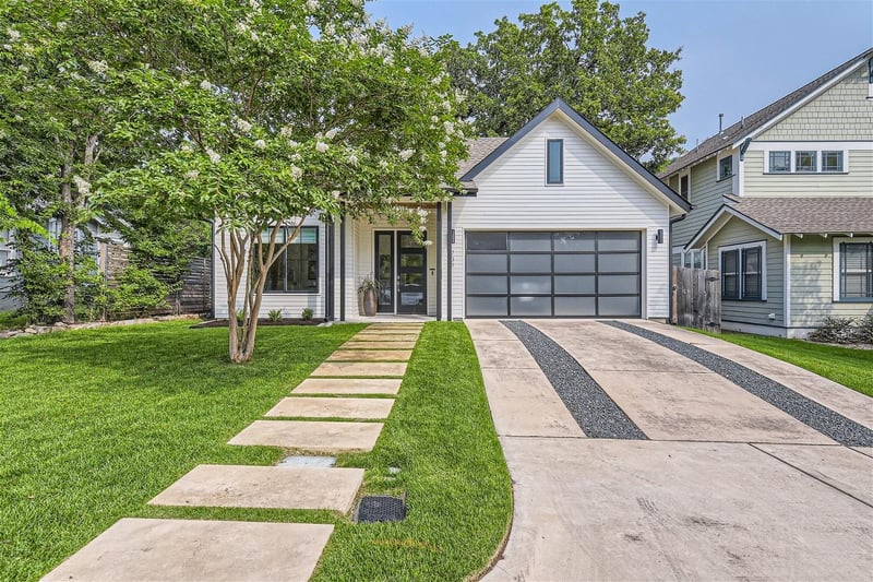 Virtual tour of 709 Norwalk LN