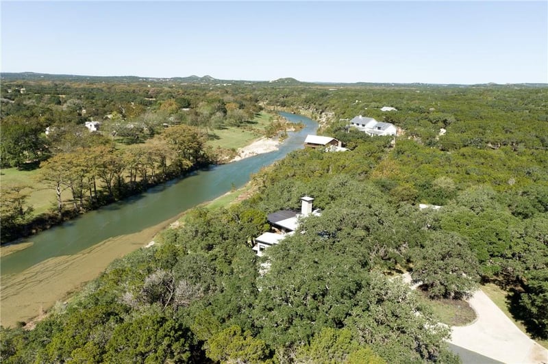 Virtual tour of 710 Flite Acres Rd