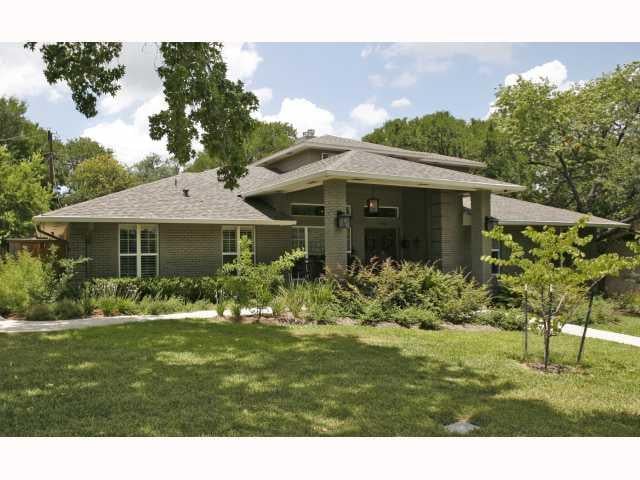Virtual tour of 7100 Spurlock Dr