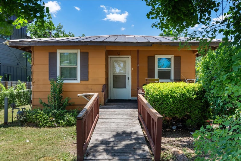 Virtual tour of 7105 Bethune Ave