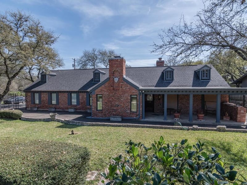 Virtual tour of 7105 Mesa Dr