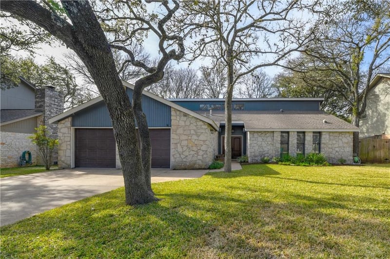 Virtual tour of 7107 Carlwood Dr