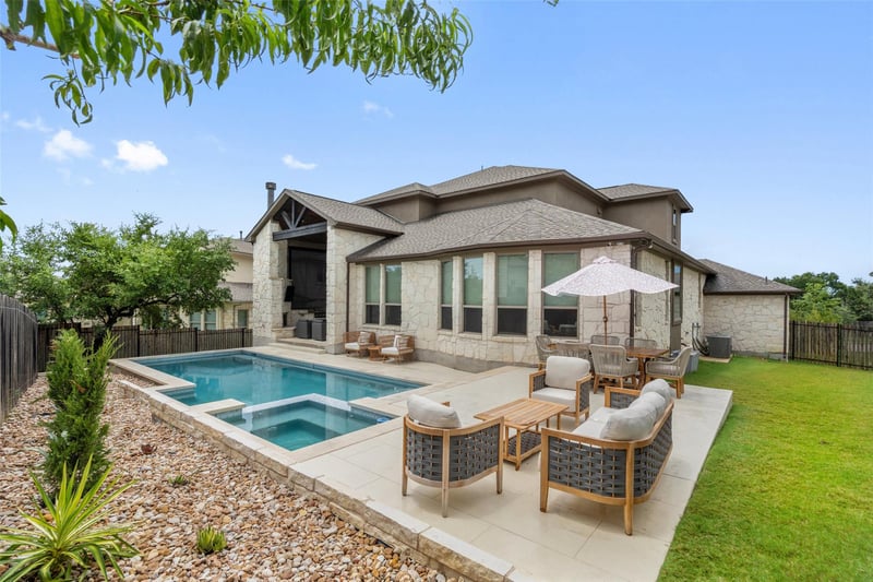 Virtual tour of 7116 Vicenza DR