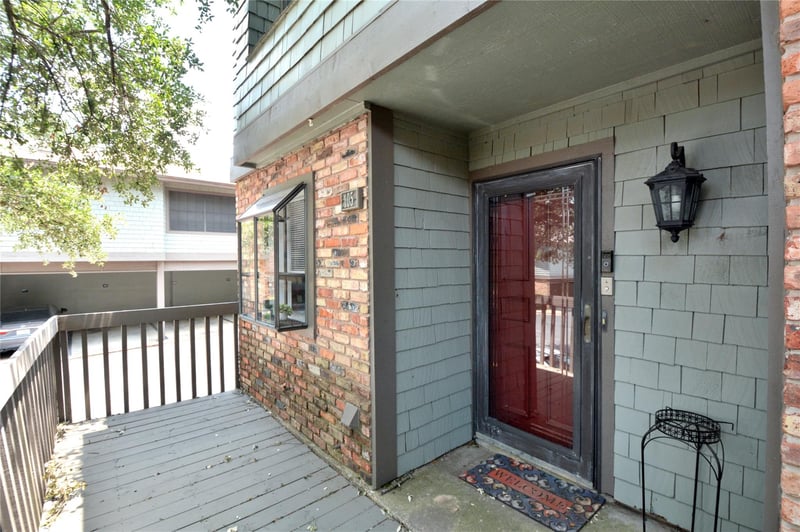 Virtual tour of 7122 Wood Hollow DR Unit #105