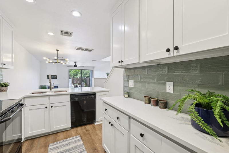 Virtual tour of 7122 Wood Hollow DR Unit #52