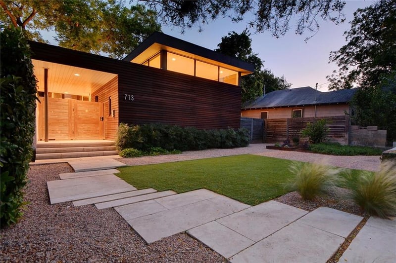 Virtual tour of 713 Annie St