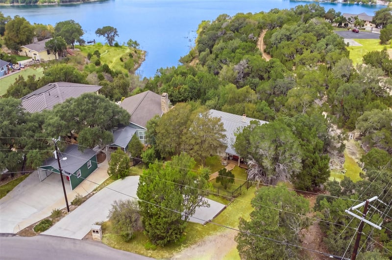 Virtual tour of 713 Cindy DR