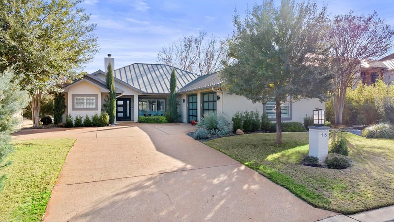 Virtual tour of 715 Mountain Leather