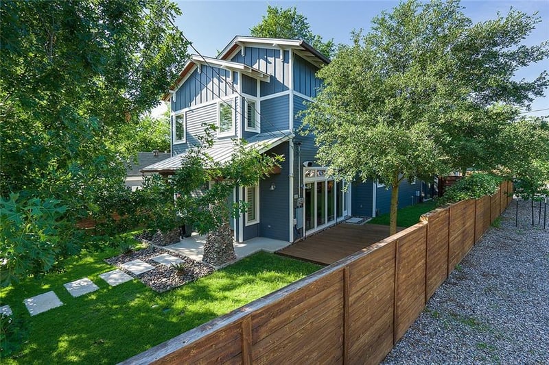 Virtual tour of 717 W Live Oak St
