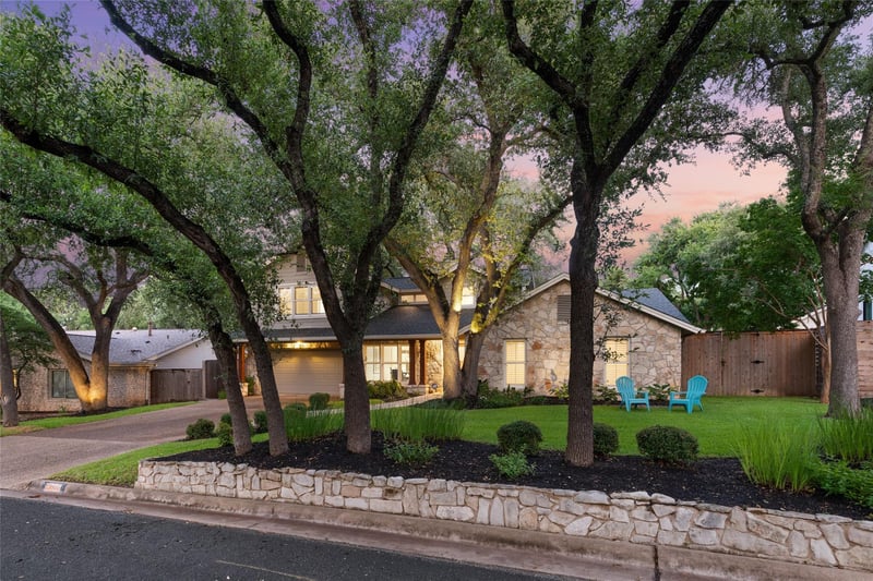 Virtual tour of 7201 Spurlock DR