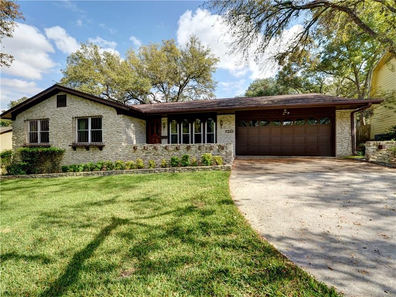 Virtual tour of 7201 Sungate Dr
