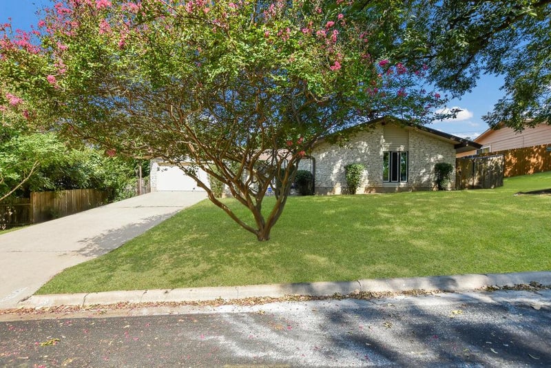 Virtual tour of 7203 Marywood Cir