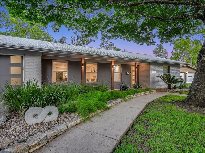 Virtual tour of 7203 Shoal Creek Blvd