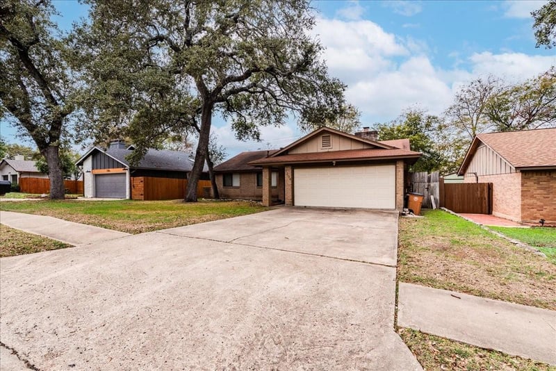 Virtual tour of 7204 Towering Oaks DR