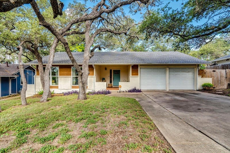 Virtual tour of 7206 Shadywood DR