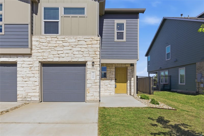 Virtual tour of 7208 Sparkling Light Dr Unit #B
